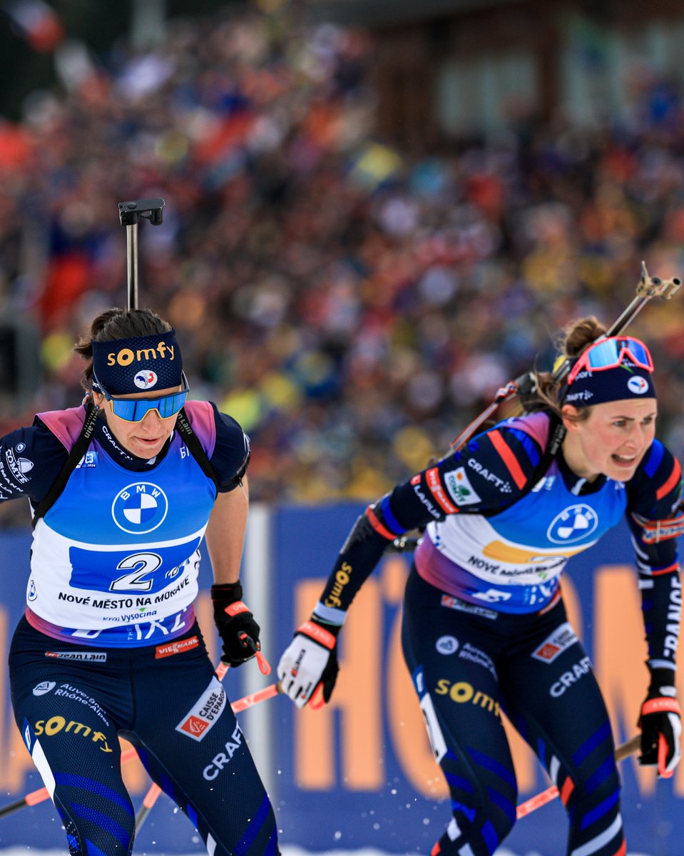 FedFranceSki's tweet image. 🇫🇷 𝑺𝒖𝒓 𝒍𝒆 𝒕𝒐𝒊𝒕 𝒅𝒖 𝑴𝑶𝑵𝑫𝑬 ! 🌍😍

Le relais féminin est champion du monde à Nové Město na Moravě pour la première fois de son histoire !  🥇🔥

Bravo les filles ! 👏🎩

📸 Nordic Focus / FFS