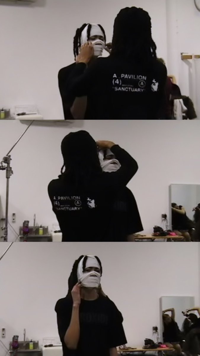 cameras flashinggggg