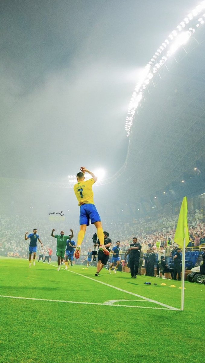 الف الف مبروك الفوز ياجماهير الشمس مستوى الفريق يتحسن للأفضل ويأخذ الأهم من المباراة ثلاث نقاط مهمة جداً 
الدون ذهب لايصدا والغنام سلطان 👑 له من اسمه نصيب 👌سلطان وغنايمه كثيره 

 #النصر_الفتح