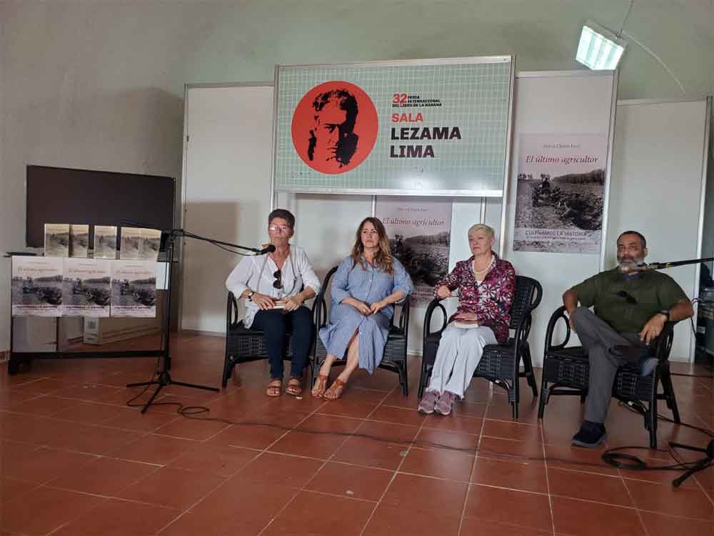 EmbajadaCuba's tweet photo. "The Last Farmer" is the title of the work by Italian writer Maria Chiara Ferri presented at the San Carlos de la Cabaña Fortress, where the Havana International Book Fair continues today.#Bookfair #Cuba #Italianwriter #TheLastFarmer https://t.co/Qx6TNiifb6