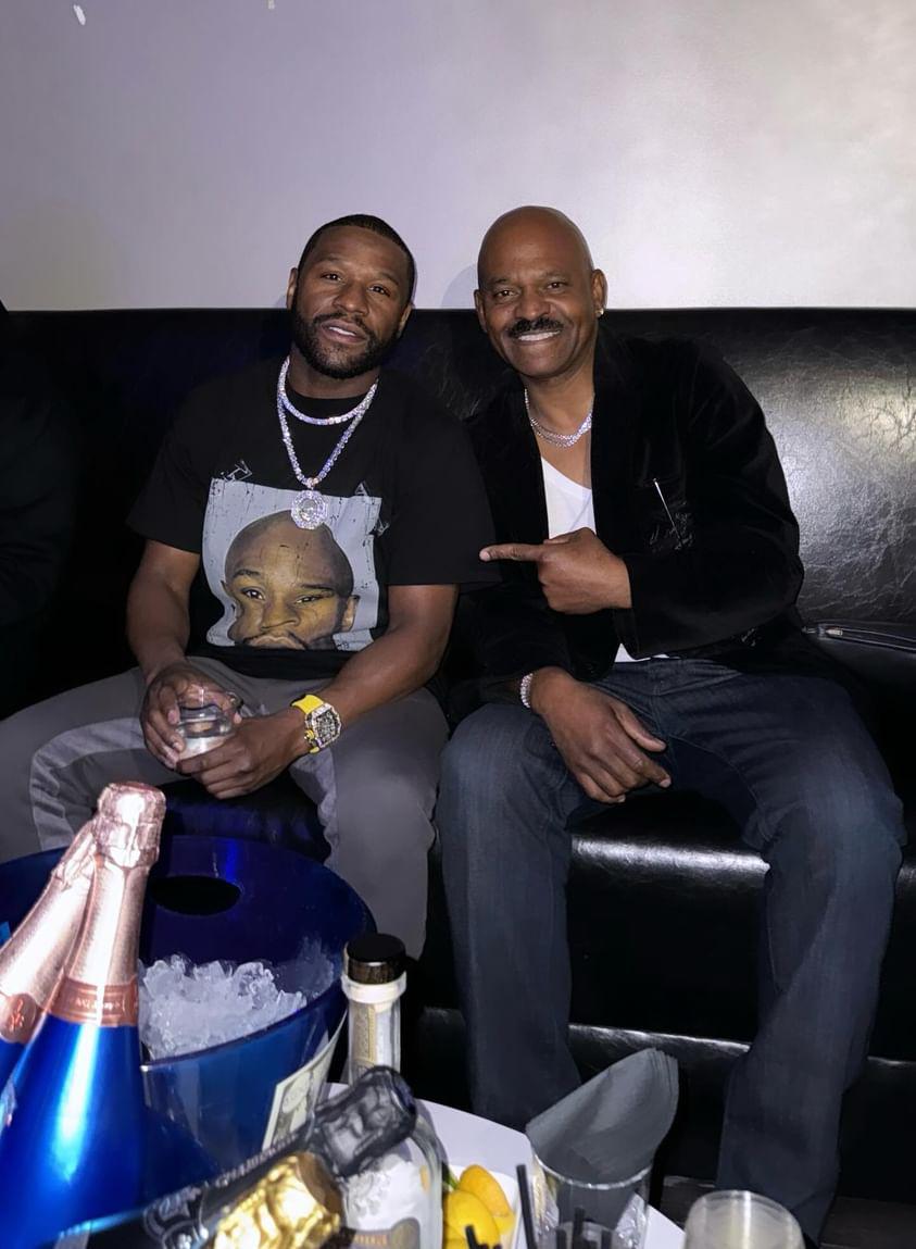 There's a new name in spirits &amp; he's a Game Changer. Mayweather! Special thanks 2 my brother Floyd Mayweather for making it happen Superbowl Weekend. We crushed it in sales. RT,...Regional Market Manager for Mayweather's Le Bon Argent Champagne &amp; Good Money Whisky. <a href="/RTpaperboy/">RT</a>