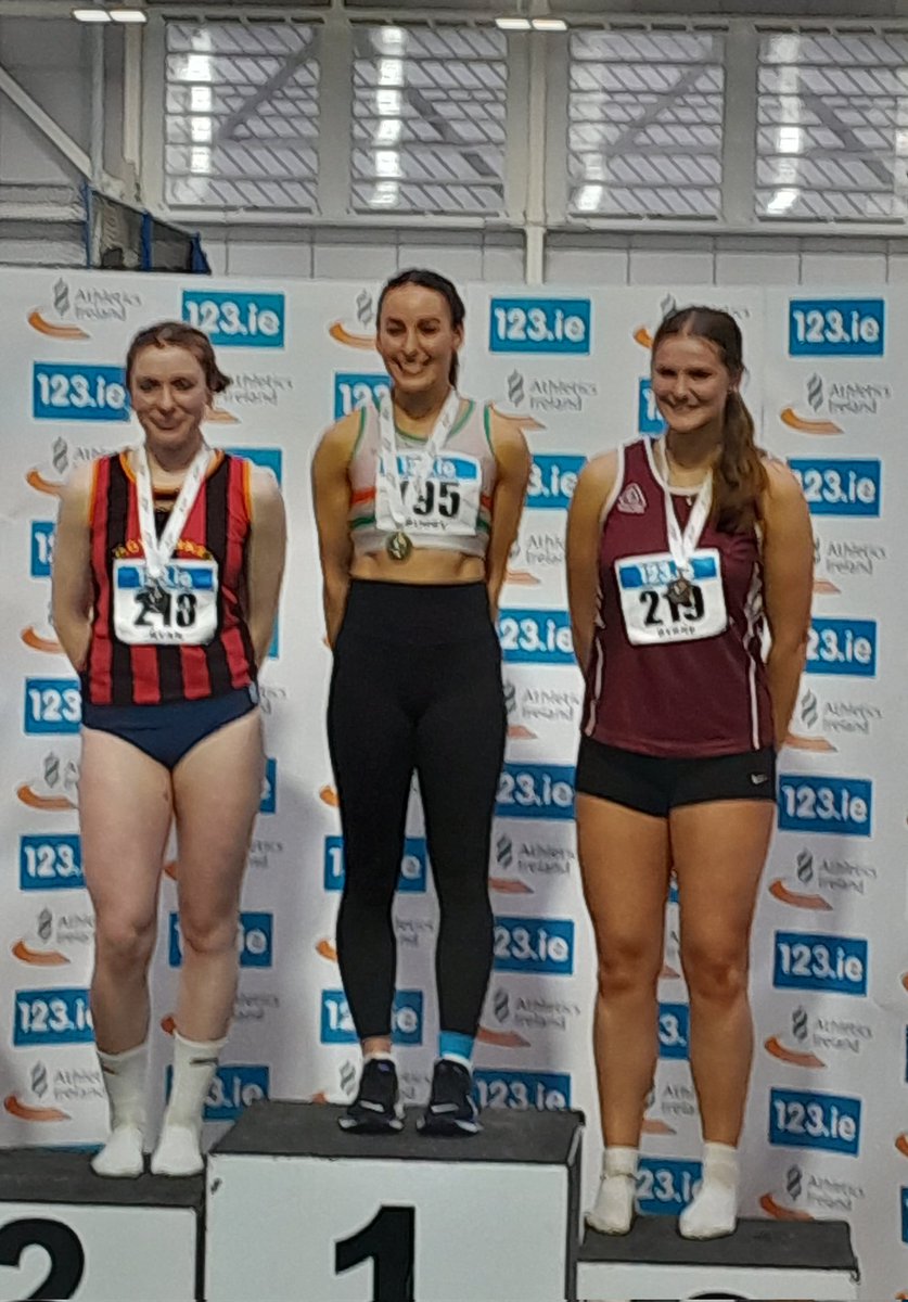 Bronze 🥉 for Sophie Byrne today in the National Senior Indoor Champ's. A super effort after a hard Winter of work. A break from competition now before the outdoor T&F season kicks off. Well done, Sophie. 👏 @KildareAthletix @NewCol_Official @NCUVeritas