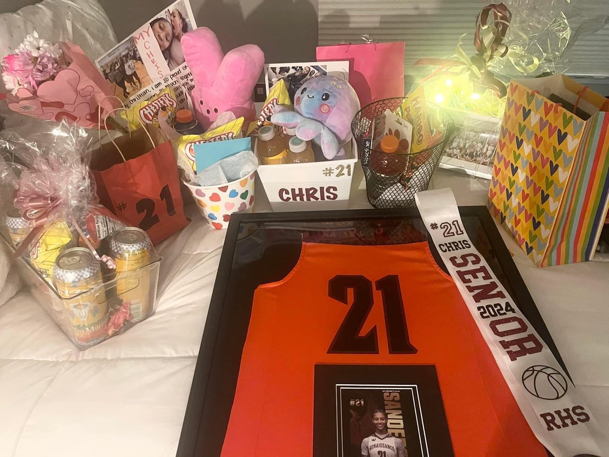 Selam Sanders tweet media