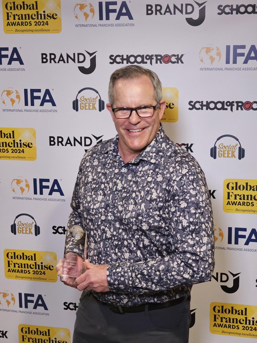 reshiftmedia's tweet photo. We’re thrilled to announce that Reshift Media won the Best Franchise Marketing Firm for the second year in a row at the Global Franchise Awards in Phoenix last night! 
#GlobalFranchiseAwards #IFA2024 #franchising #FranchiseMarketing https://t.co/Y5DHOvuJDT
