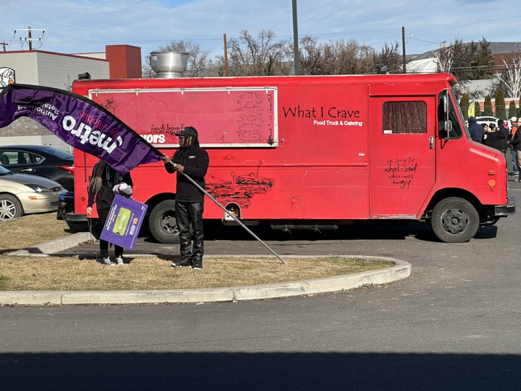 MammaJones (@mammajones09) on Twitter photo Our event team from <a href="/HavasSTREET/">Havas Street</a> is here and ready to delight our Yakima community! <a href="/MetroByTMobile/">Metro by T-Mobile</a> <a href="/thayesnet/">Terry Hayes</a> <a href="/JamesLeeWW/">James Lee</a> <a href="/gracewang22/">grace wang</a> <a href="/JonFreier/">Jon Freier</a> Our event team from <a href="/HavasSTREET/">Havas Street</a> is here and ready to delight our Yakima community! <a href="/MetroByTMobile/">Metro by T-Mobile</a> <a href="/thayesnet/">Terry Hayes</a> <a href="/JamesLeeWW/">James Lee</a> <a href="/gracewang22/">grace wang</a> <a href="/JonFreier/">Jon Freier</a>