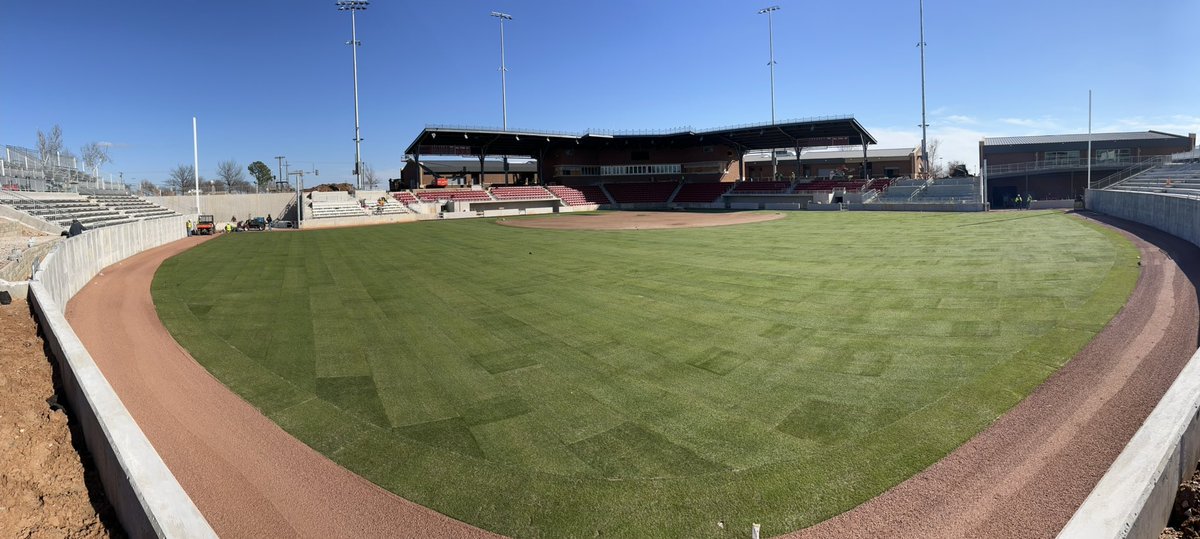 WinsteadMatrix's tweet photo. Honored to install our #ReadyToPlayTurf at the new home for the 7x National Champs @OU_Softball. Thanks to @UnitedTurfnTrak  for the field prep and cooperation. Also to @PollockLandscap for the assistance. @winsteadturf @Tahoma31Bermuda #OU #ChampionshipMindset #BoomerSooner https://t.co/GL44Z6MjNQ