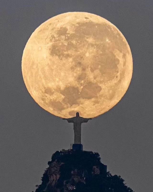 Kevindeng1201's tweet photo. God so loves the world! https://t.co/pdrz38nOLk
