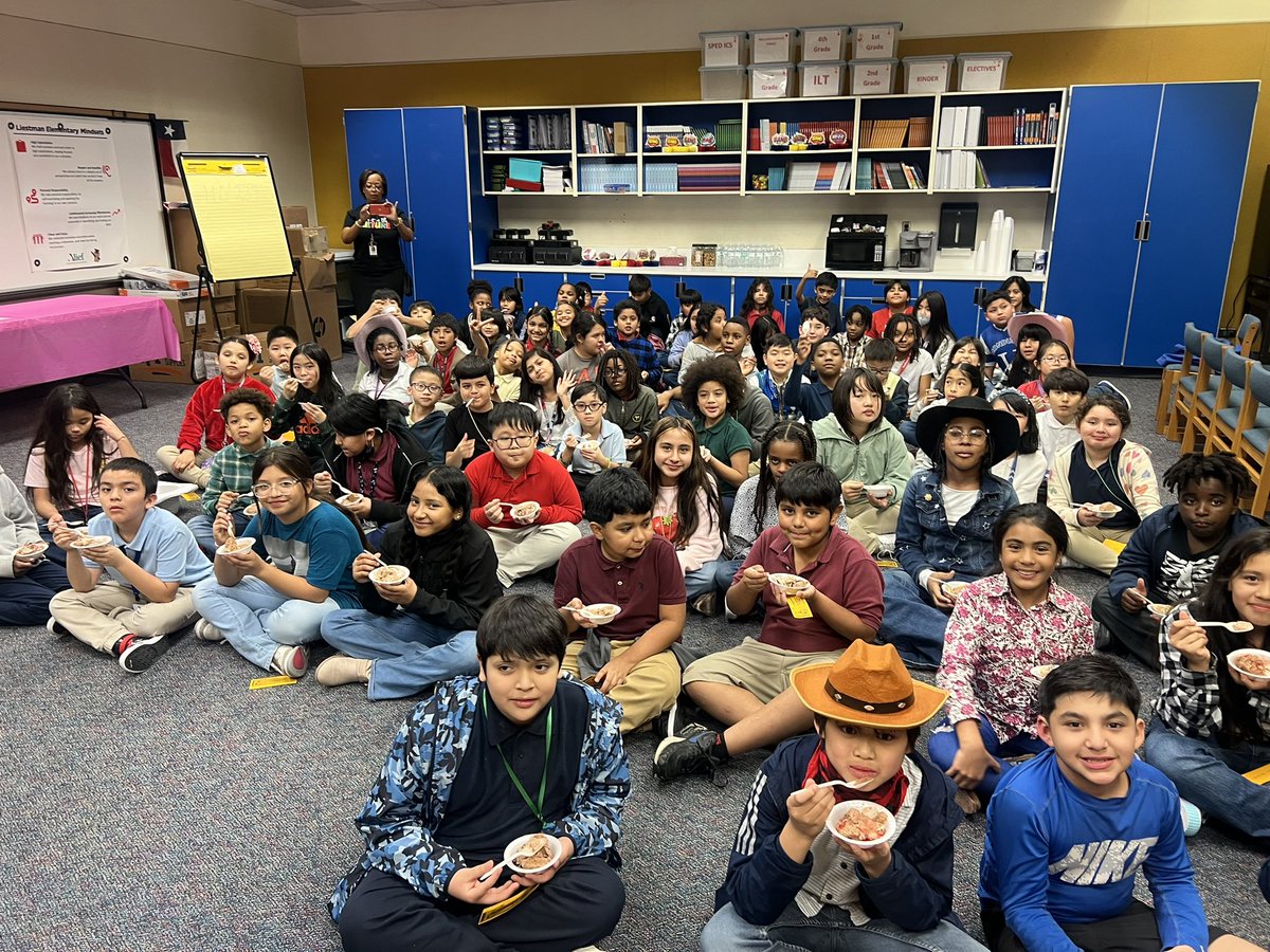 Yesterday Mr. Galindo celebrated our 3rd and 4th grade chipmunks who made double digit growth in their reading SIA. They asked for ice cream for their hard work and enjoyed it! @LiestmanES