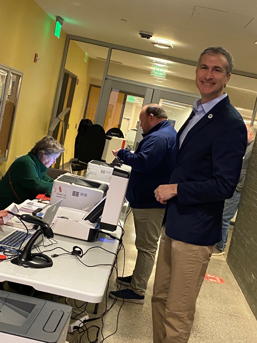 A2GOV's tweet image. This morning A2 Mayor Taylor kicked off EARLY VOTING at City Hall. A2 voters you can vote now too! Visit an early voting center, fill out &amp;amp; tabulate your ballot yourself (register to vote 1st if you&apos;re not already!). Voting open daily through 2/25 a2gov.org/earlyvoting #A2Votes