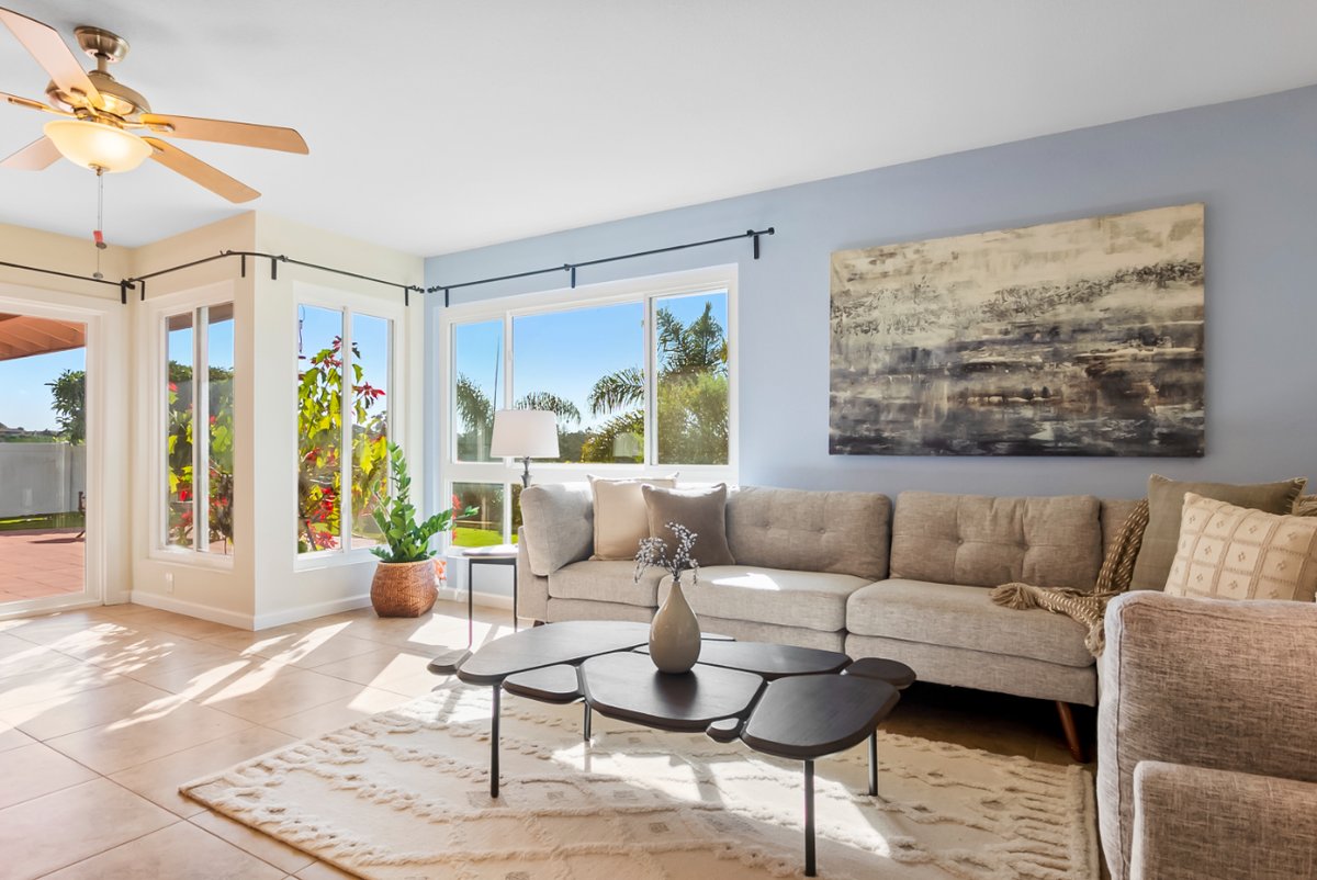 Curb360's tweet photo. 🏡 This home is BEAUTIFUL! University City dream home by @nancybeck92122, skillfully captured by our photographer, Pete! 📸✨Experience the charm of University City with Curb360. #realestatephotos #SanDiegoRealEstate 🏡✨#RealEstatePhotographers #ListingAgents #RealtorsSanDiego https://t.co/mlUWPOvgiM