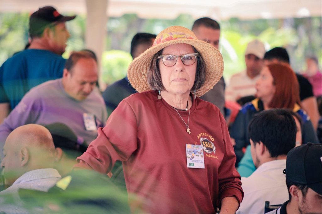 Escuchamos las propuestas del pueblo de Mérida, tierra bendita, para abordar la 2T de la Independencia Plena, en mesas de debate, con la vocería de más 560 participantes <a href="/JEHYSONGUZMAN/">JEHYSON GUZMÁN</a>

Mérida comprende más 30mil productores campesinos en los 5 ejes, tierras cultivables, aldeas,
