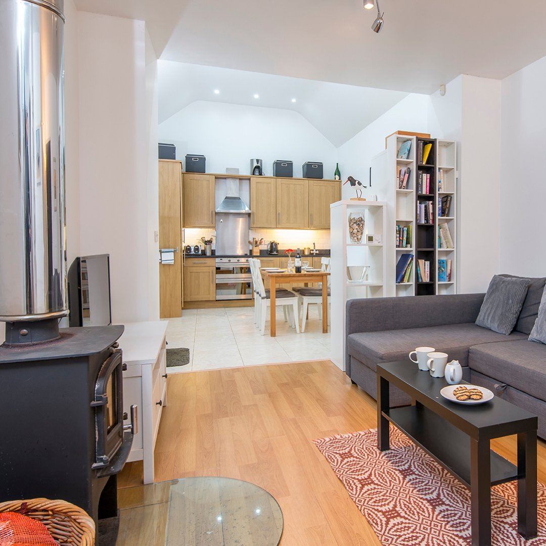 coastalcottages's tweet photo. #LastMin Picture Cottage, Solva | 23rd Feb to 1st Mar | ยฃ431
March dates available ๐
๐๏ธ Sleeps 2
โญ๏ธ 4 Star
โต๏ธ Walk to harbour
๐บ Communal garden
๐ฝ๏ธ๐๏ธ Walk to amenities
โช๏ธ St Davids nearby
๐๏ธ https://t.co/LvTrQZtlJ9
#visitpembrokeshire #visitwales #coastalcottages https://t.co/sKcOd8JGzO