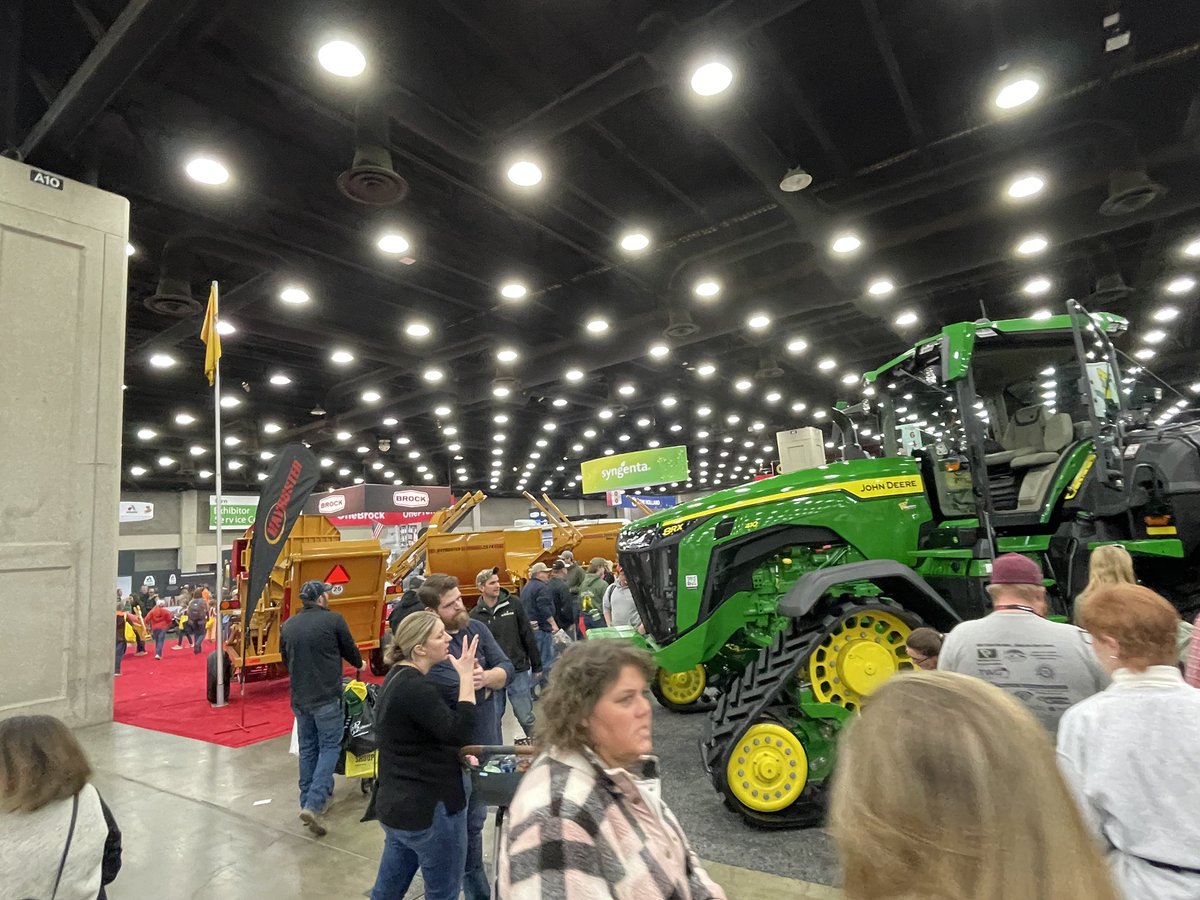 KYNFMS's tweet photo. Only three more hours until the show floor closes for the year. 🥺 https://t.co/MuhPM9F5eW