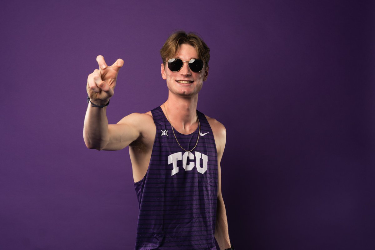 Another 800m win for <a href="/r_mar5/">RyanMartin</a> ⚡️

He clocks a 1:49.12 to take first!

#GoFrogs
