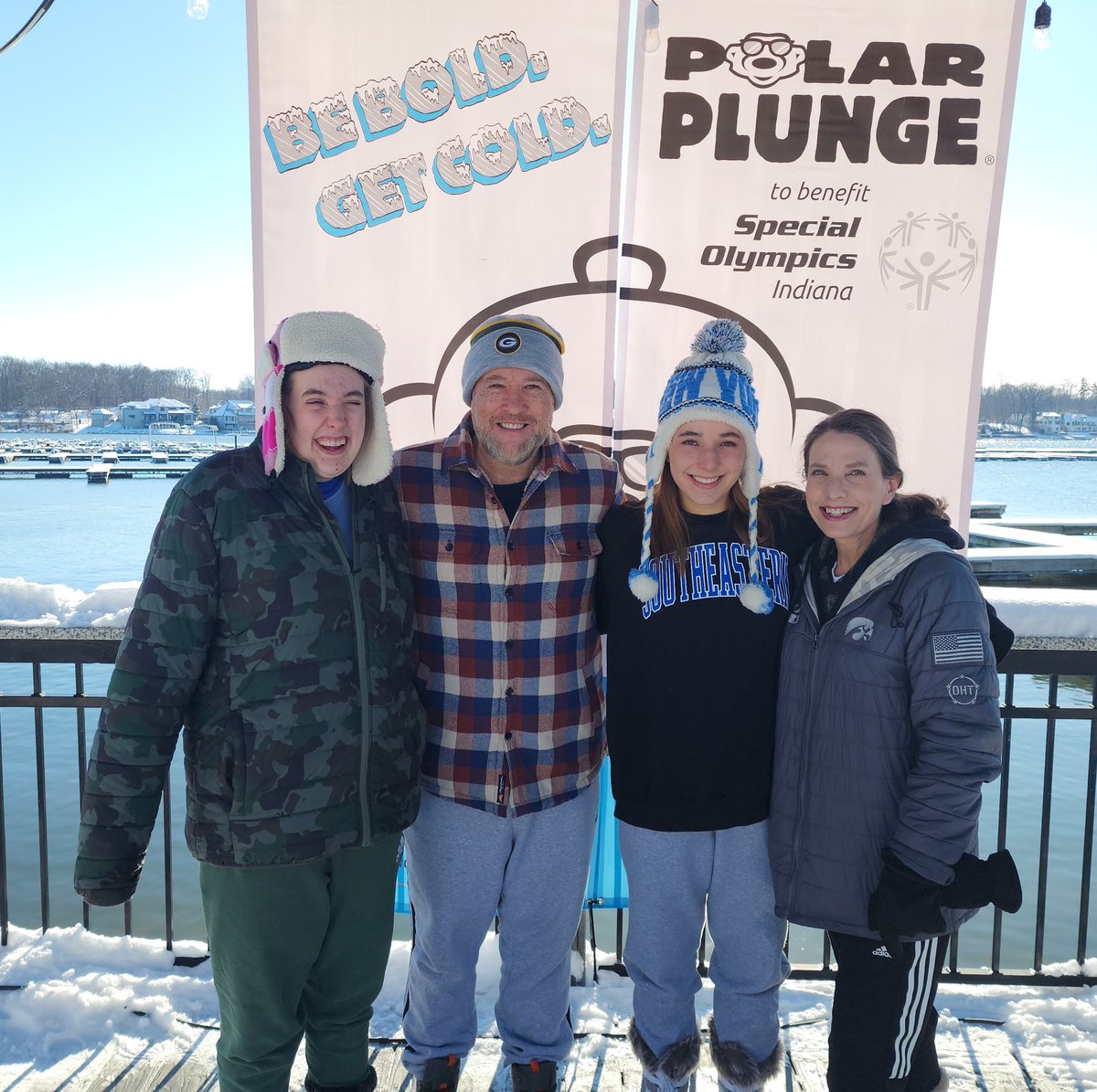 Raised over 400 bucks today for the @SOIndiana today. Proud of my 2 girls polar plunging in 20 degree weather. Thx to @WolfiesGrill for having us at your location. Great unified sports programs from @HSEAthletics and @FHSTigers representing.