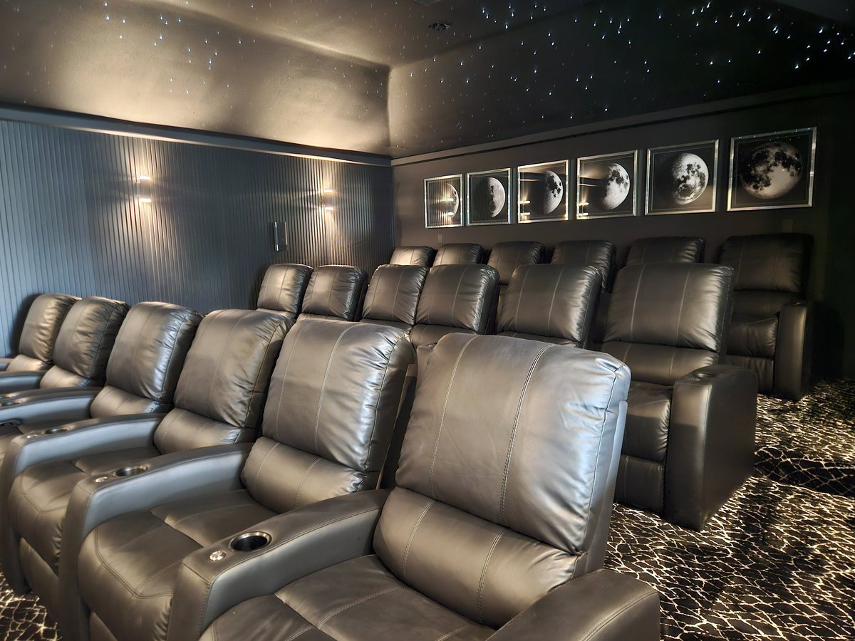 Natalie Paris (@laparis) on Twitter photo If you love theme parks and can get a gang of 10 or so families together, I've just stayed in a party mansion in Kissimmee that has its own bowling alley, cinema room and space shuttle play area with laser tag (from £230 a night per fam) <a href="/Kissimmee/">Experience Kissimmee</a> <a href="/JeevesOrlando/">Jeeves Florida Rentals</a> If you love theme parks and can get a gang of 10 or so families together, I've just stayed in a party mansion in Kissimmee that has its own bowling alley, cinema room and space shuttle play area with laser tag (from £230 a night per fam) <a href="/Kissimmee/">Experience Kissimmee</a> <a href="/JeevesOrlando/">Jeeves Florida Rentals</a>