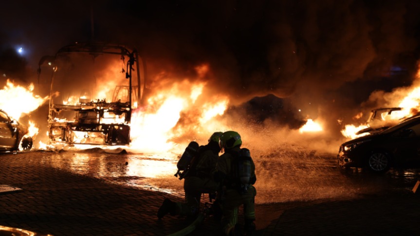 RTLnieuws's tweet photo. Update: De woordvoerder van de gemeente Den Haag spreekt van een confrontatie tussen pro- en antiregeringsgezinde Eritreeërs. https://t.co/5o3786WAsx https://t.co/i0635QAIOu