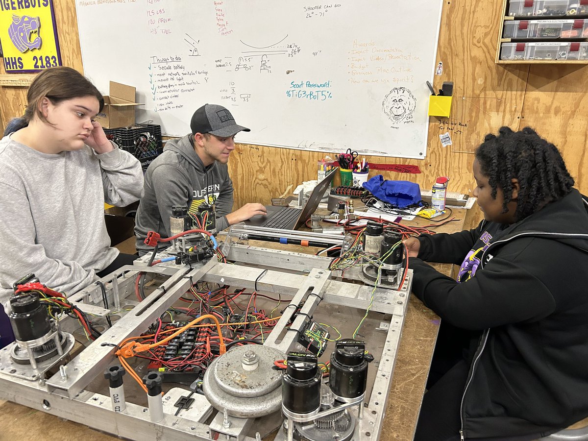 Tigerbots2183's tweet photo. It’s a busy Saturday in the shop!  Programming, refining our intake, updating our business plan, practice scouting with the Week Zero events and practicing note throwing! 26 days to competition. #countdowntoMagnolia @DowCorpsArchive @Oxy_Chem @Chevron https://t.co/dVjcUpe4hB