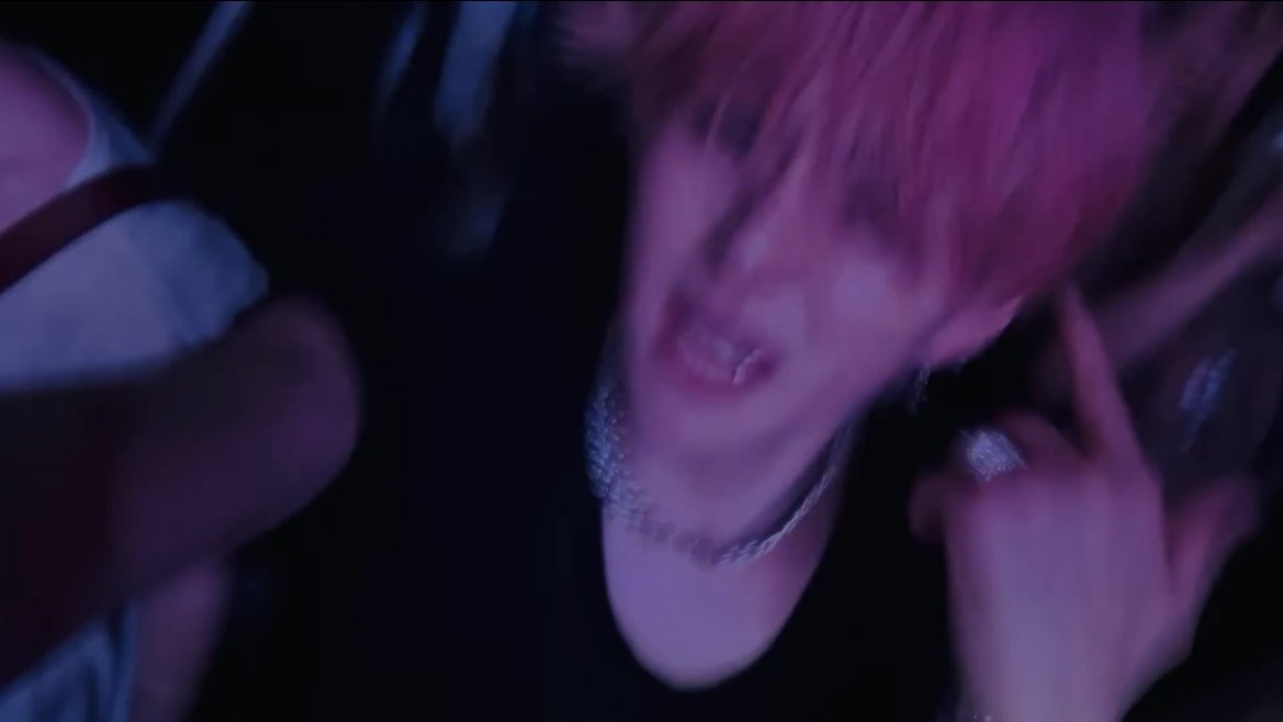 yoshicosmos's tweet photo. he is so hot WTF https://t.co/Qmy2DexOIW