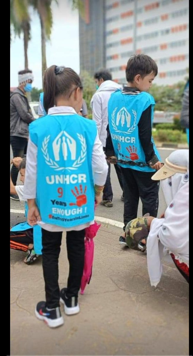 NaimRezai3's tweet photo. #End12YearsInLimbo_Indonesia 
Afghan Hazara Refugees' lives are in danger in Indonesia and can not go back to their country. They need an immediate help for resettlement in a third country. 
Be our voice, let our pain be heard. 

https://t.co/nR8irKCddo https://t.co/SlTnw20uXL