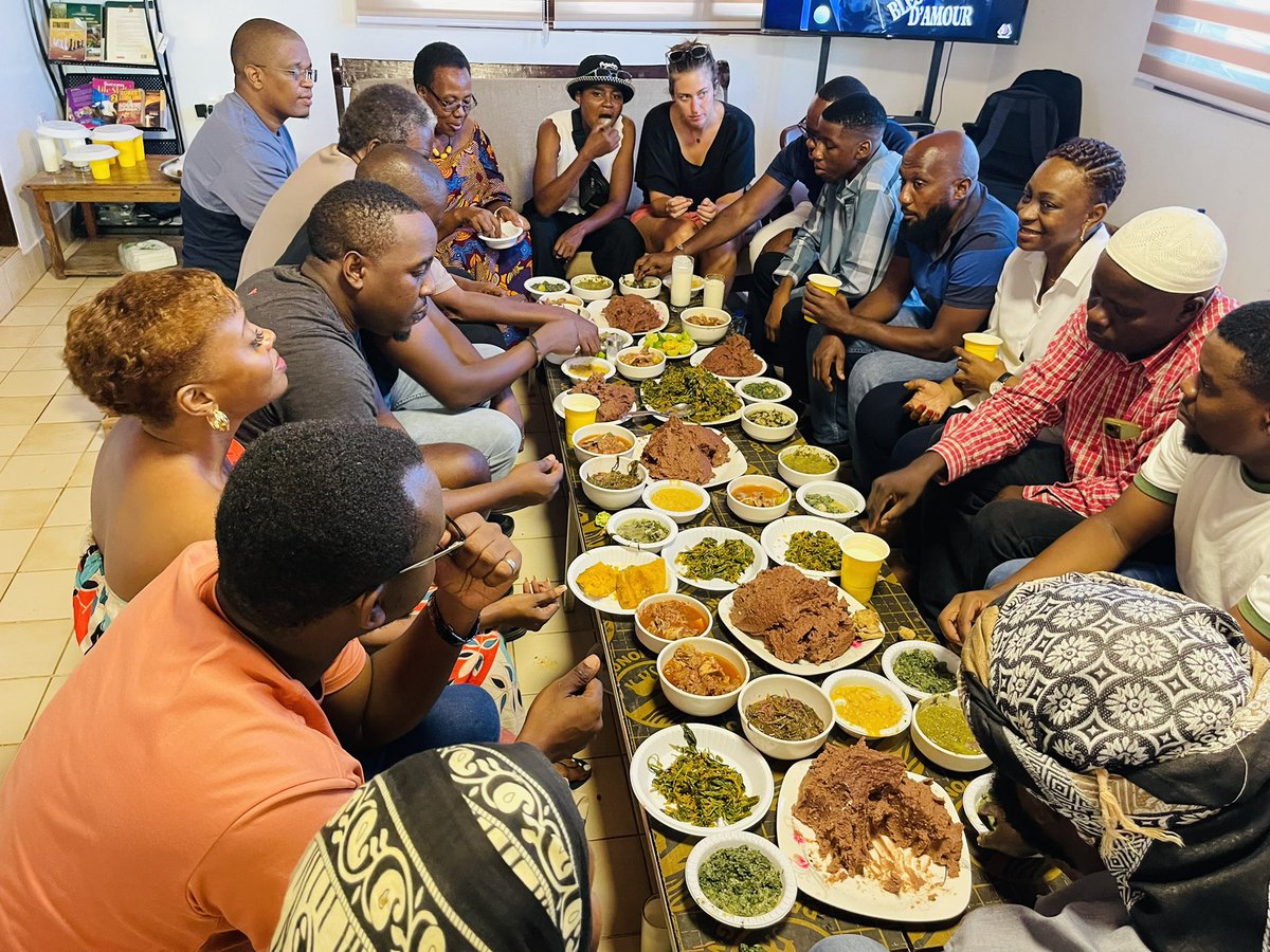 MalemboLE's tweet photo. Familia ya #UgaliElimu  imekuwa kubwa.

Chakula cha asili na @MalemboLE 

Chakula bora cha asili hakitenganishwi na Maendeleo ya Binadamu kwa vipimo vyake vikuuu ( yaani HDI-Human Development Index).  Kimsingi chakula bora cha asili ni msingi wa 

A. Wastani wa umri wa kuishi 

B. Kiwango cha Elimu

C. Vipato vya watu. 

HDI kwetu familia ya #UgaliElimu  msingi wake ni chakula bora cha asili. #ChakulaKamaDawa