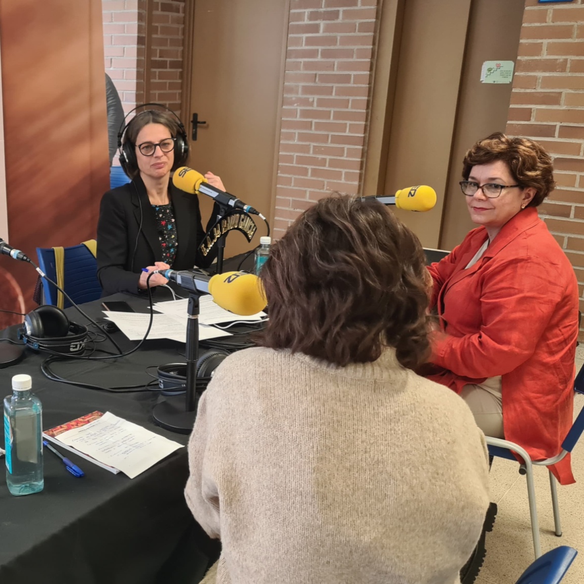 copgalicia's tweet image. Xa podes escoitar na Circular do COPG o programa especial que dedicou Cadena SER Radio Galicia a #TempoDaPsicoloxia, no que puidemos comezar a adentrarnos na cuestión da prevención e da atención á conduta suicida que abordaremos a partir do luns. 
zurl.co/pFKt