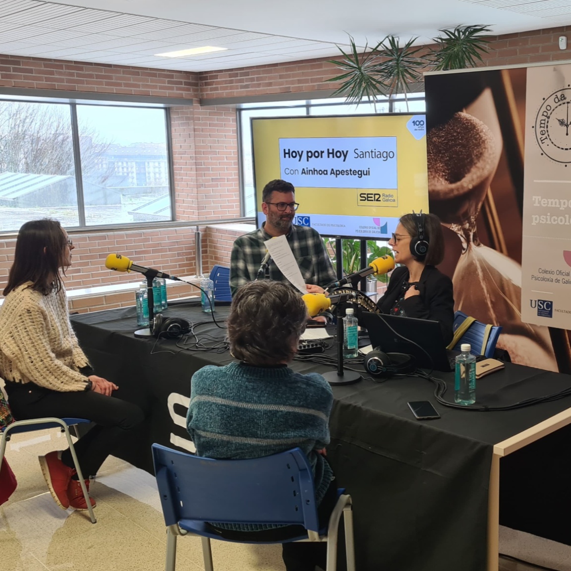 copgalicia's tweet image. Xa podes escoitar na Circular do COPG o programa especial que dedicou Cadena SER Radio Galicia a #TempoDaPsicoloxia, no que puidemos comezar a adentrarnos na cuestión da prevención e da atención á conduta suicida que abordaremos a partir do luns. 
zurl.co/pFKt