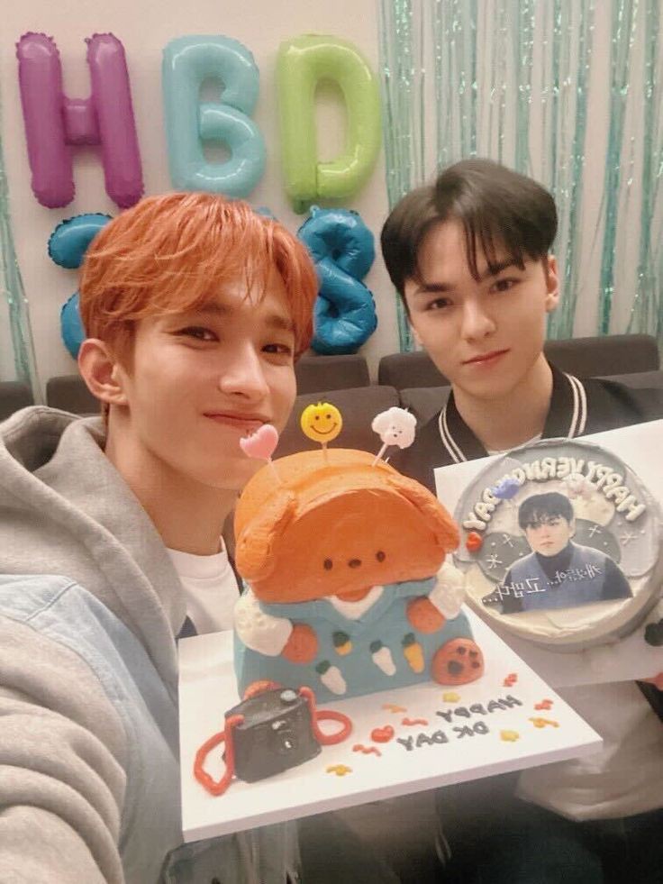 btsvtfiles's tweet photo. Happy birthday to our loves 218! Always remember that we're so proud of you 💜🩵
#AsAlwaysWithJhope
#EternalSunshineDKDay
#VERNOnFireDay https://t.co/Dp6v8AJQPS