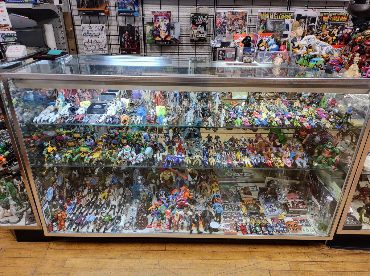 '80s Figures, GI Joe, Ninja Turtles, Doctor Who, He-Man, Rocky, Mask, Star Wars, KISS, Voltron...just in one case!
#foxprowlcollectables #80stoys #80sfigures #vintagejoes #drwhofigures #starwarsfiguresforsale #displaycase #toysforsale #vintagetoys