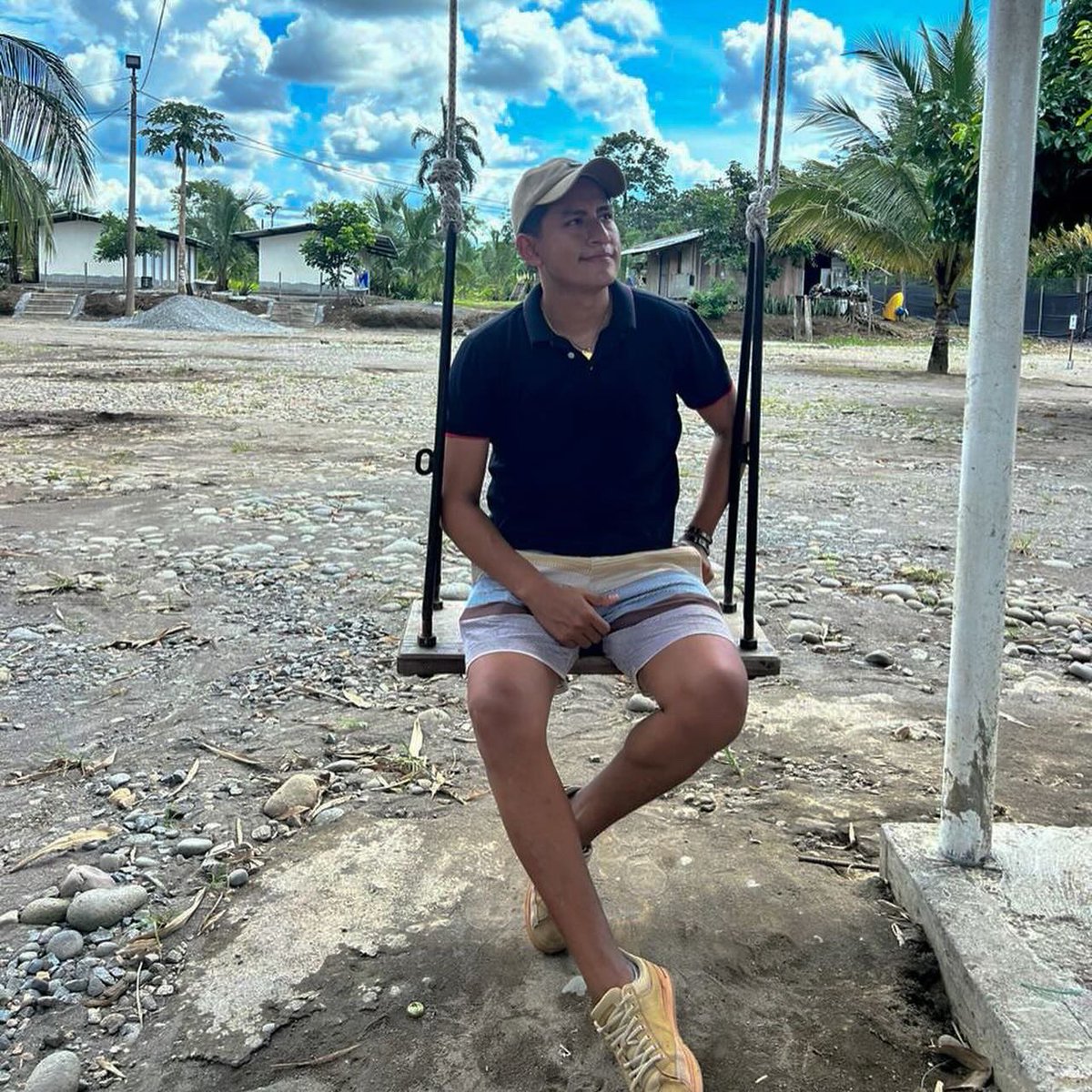 Con la mirada siempre en un mejor Porvenir 
#Ecuador #amazonia #selva #aventura #cascadas #men #fyp