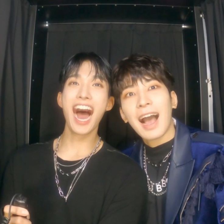 seokwoo_thinker's tweet photo. happy birthday to our sunshine, DK! thank you so much for bringing  light and warmth to our life 🥹🤍
#캐럿바라기_도겸이의_생일
#EternalSunshineDKDay https://t.co/kng9ou7fg0