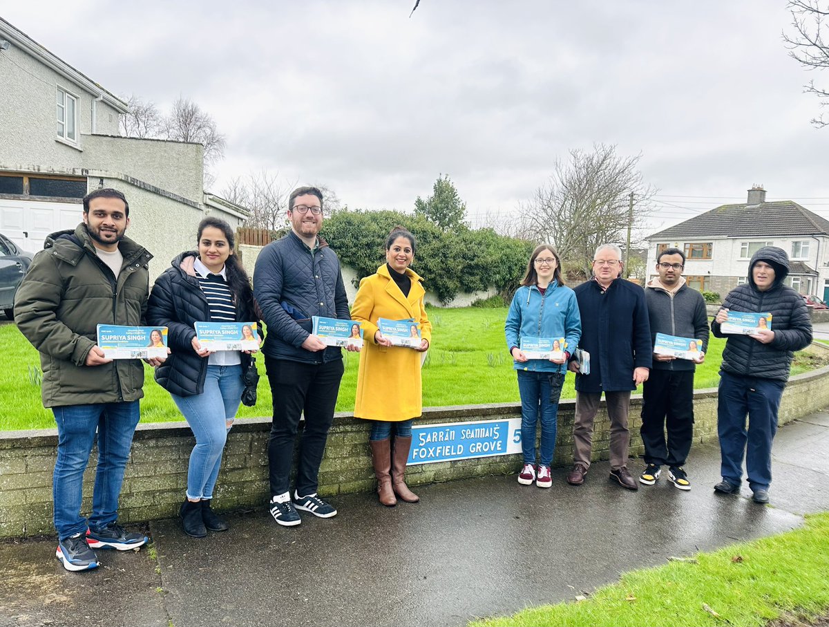 Despite the rainy weather, we were energized by meeting residents and hearing their concerns. Thanks to everyone who chatted with us at their doors. Your input matters. Massive shoutout to my dedicated team for braving the rain and backing my campaign ❤️🙏 @DBNFineGael #Raheny