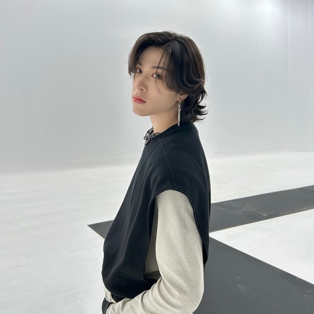 treasure_hd's tweet photo. HAPPY BIRTHDAY SO JUNGHWAN 🩵

OUR HWAN BELOVED SUNSHINE DAY
#PreciousYouthOfJUNGHWAN
#우리의_영원한막내_스무살됐소
#俺らのスーパーキングカウベイビーが成人だってよ @treasuremembers https://t.co/tyQCch4XKm