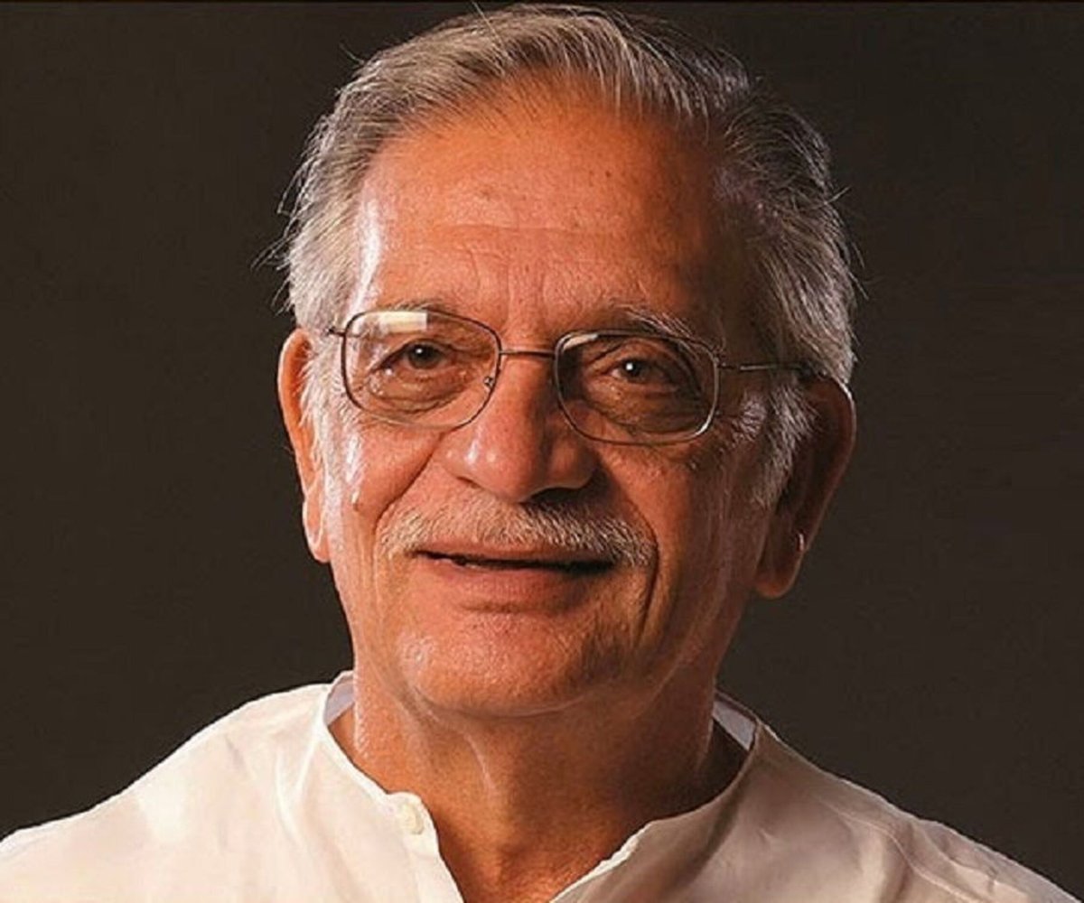 airnewsalerts's tweet photo. Renowned Urdu poet Gulzar and Sanskrit scholar Jagadguru Rambhadracharya will receive the 58th #JnanpithAward. 

#Gulzar is known for his works in Hindi cinema and is considered one of the finest Urdu poets of this era. 

#JagadguruRambhadracharya is the founder and chief of Tulsi Peeth in Chitrakoot, and is a renowned Hindu spiritual leader, educator and writer of more than 240 books and texts.