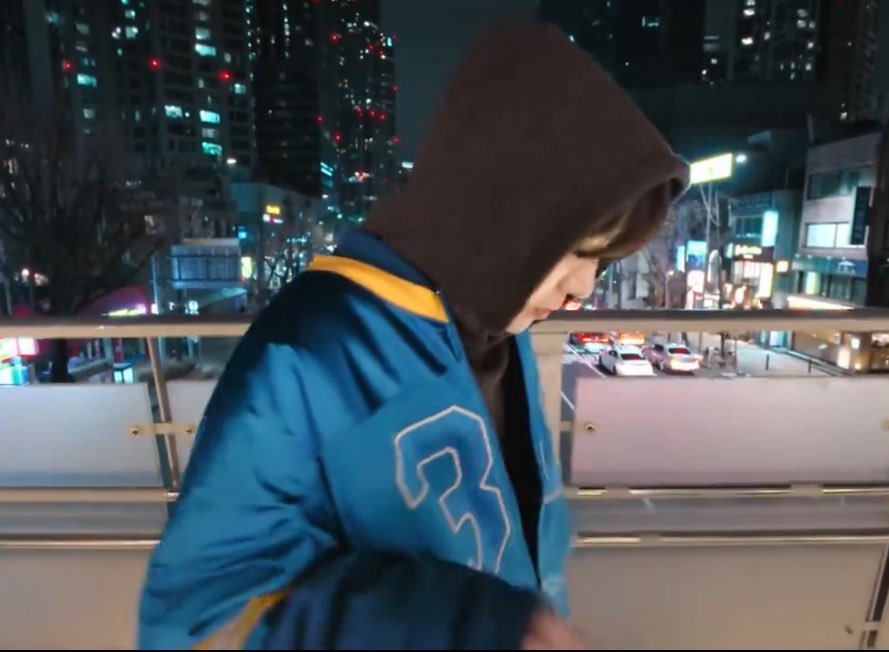 jhopewaist's tweet photo. HOPE ON THE STREET IS COMING!!!! https://t.co/A8U5RPn0n7