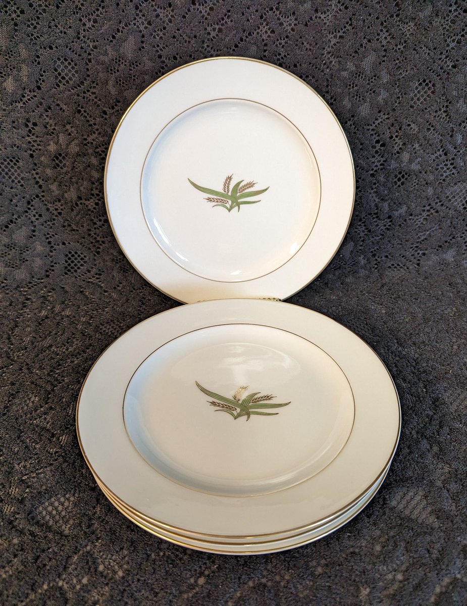 1950s FUKAGAWA Arita, 'Golden Wheat' pattern, Set of 4 Salad Plates, Elegant Dining, 1950s, MCM, Mid-Mod, 2 sets of 4 Available, PERFECT! tuppu.net/435a1e8 #AmazingFunVintage #Etsy #ReplacementChina