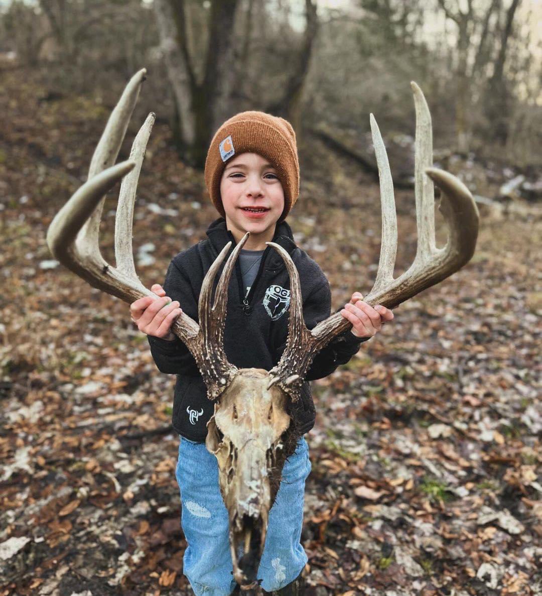Starting shed season off with a BANG.  Congrats on a great find Griffin!

#hunting #deerhunting #deer
#SaturdayVibes #SaturdayMorning #SaturdayMood #Caturday #BananaRepublic #Ozempic #Snowing #SaturdayMotivation #PalmBeach #Fraud #Colbert #SchoolboyQ #Rise #GoodSaturday