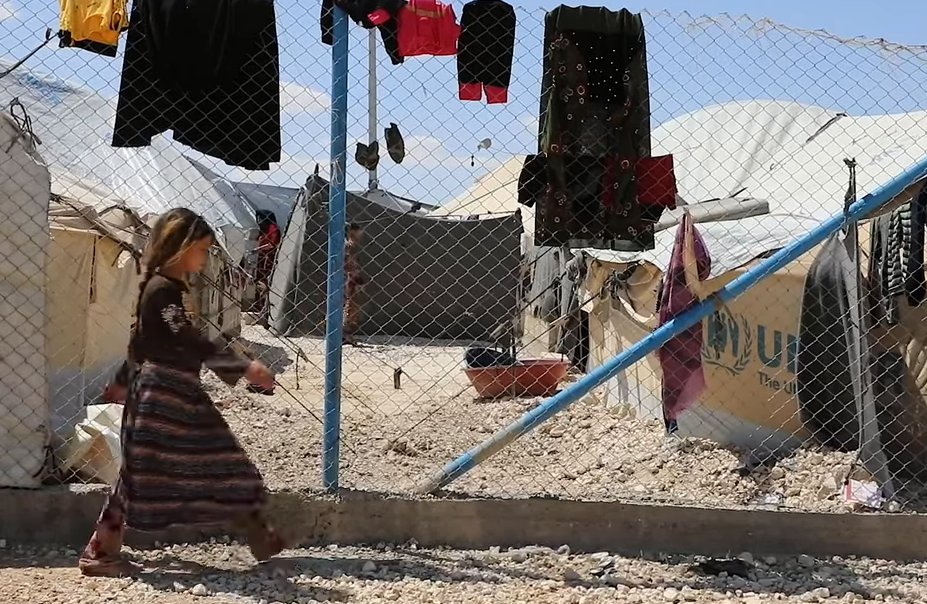 22 février 2024
Une centaine d'enfants français
sont TOUJOURS détenus
dans le camp de prisonniers #Roj
Nord-Est de la Syrie
en violation du droit international
et de la Convention des droits de l'enfant  #RapatriezLes
<a href="/EmmanuelMacron/">Emmanuel Macron</a> <a href="/GabrielAttal/">Gabriel Attal</a> <a href="/steph_sejourne/">Stéphane Séjourné</a> <a href="/sarahelhairy/">Sarah EL HAÏRY</a>