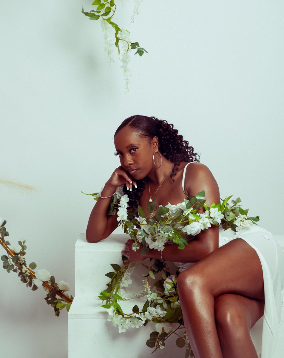 CocoRessie's tweet image. Angels make a way somehow- But if we fall, we fall on clouds☁️ #chapter24 🍀