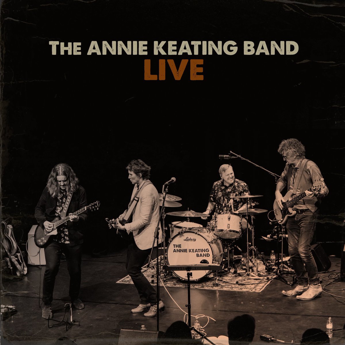 Music friends @leader_music @IanDHall1 @RockingMagpie @FolkShire @PaulKBlabber @americanaUK @Radio_WIGWAM Rumor has it the Annie Keating Band's got a smokin' hot #LIVE #album coming out on #vinyl for #UK summer #festival #shows fancy a preview taste? youtu.be/4SxayijeUSk