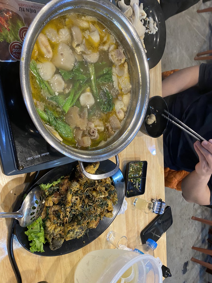 BenedictDa71496's tweet photo. Lần đầu thử món lẩu bò ba toa, thơm ngon bổ dưỡng, đặc sản đến từ Đà Lạt.
Các bác đã thẩm món này chưa?
#TSSoc https://t.co/qyfsFBVLtL