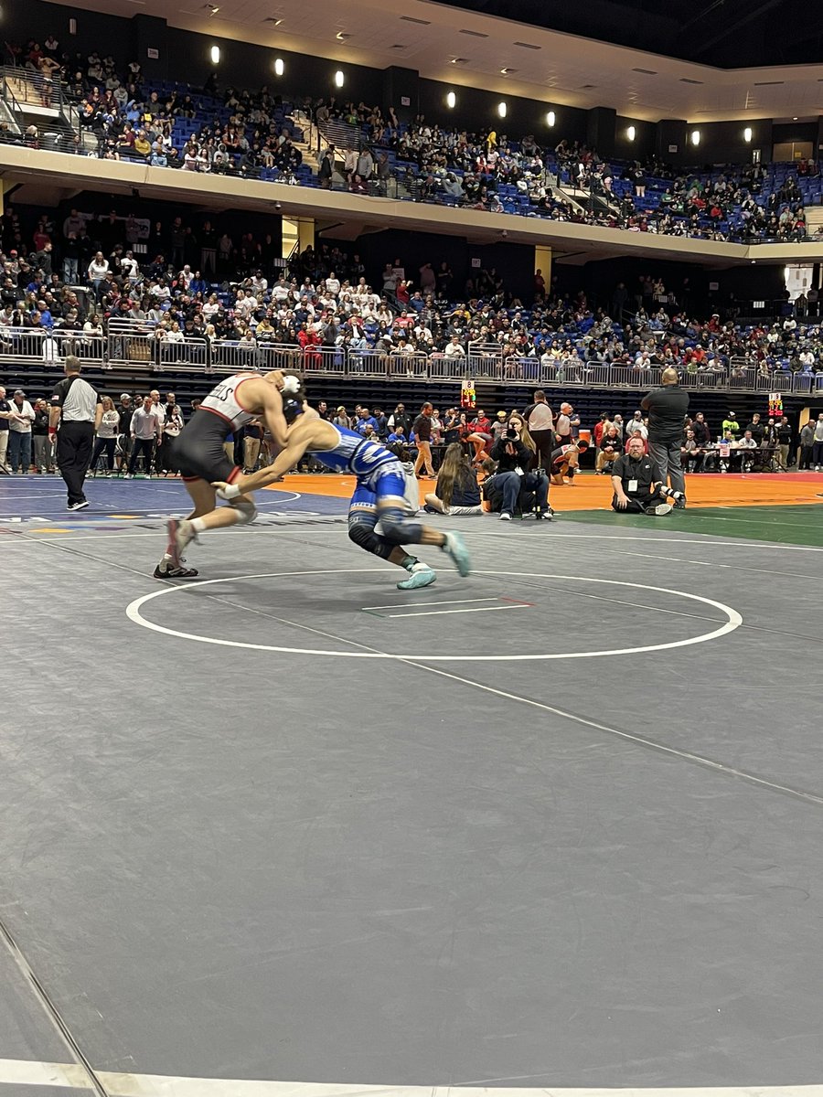 @EFND_Wrestling Senior Talan Ball wins by decision in the semis and advances to the #UILState 5A Finals #believe #EFND @CoachGriffGHS @CoachDean_GISD @Mr_B_Johnson @CoachFarney