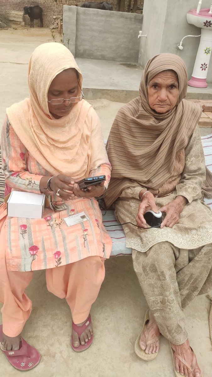 kumarparveen386's tweet photo. VLEs from various Districts of Punjab organizing pension distribution camps and distributing pension door to door through Digipay #CSC #DigitalIndia #DigiPayService #FinancialInclusion #CSCFinancialServices #RuralEmpowerment
@CSCegov_
@ashi_apple @CSC_Punjab @uditsharma60 https://t.co/d8gieGuW59
