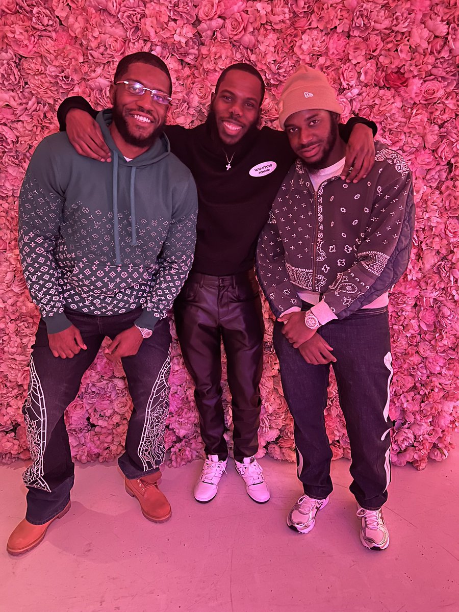PIMPonWALLST's tweet photo. We don’t do content, run it up x10 #BluskiDay 💙 https://t.co/F8Nzgdf5HM