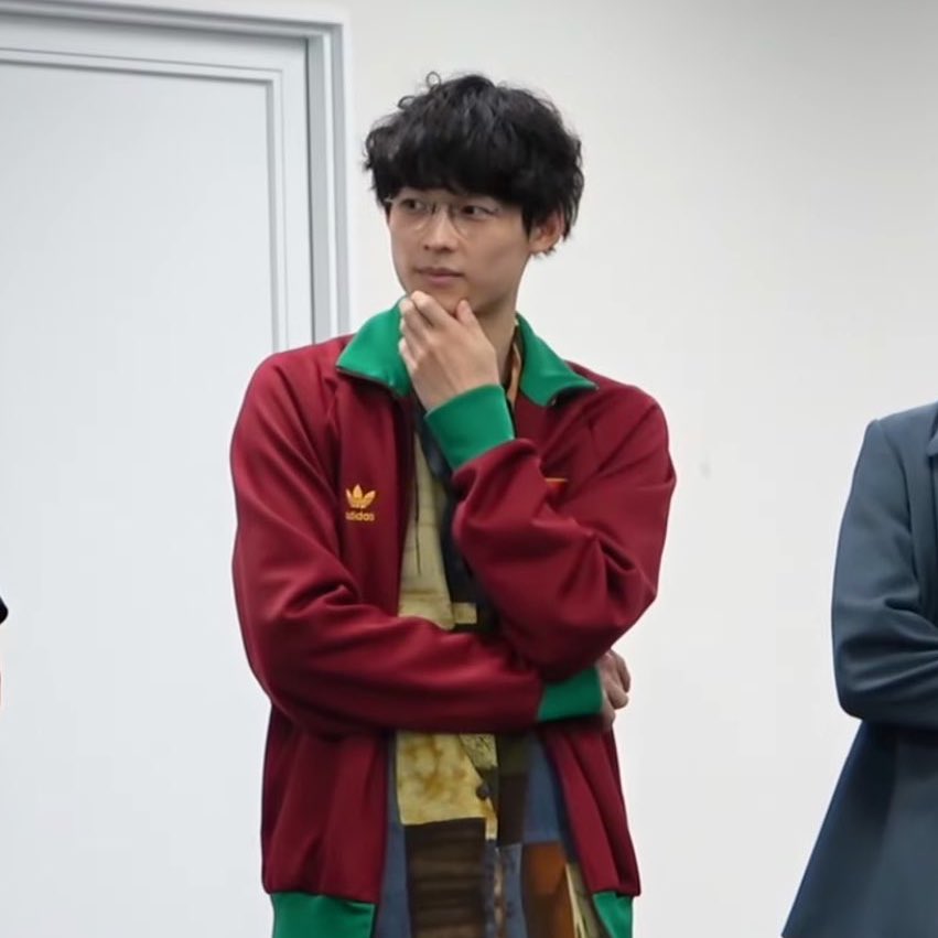 _19971114_'s tweet photo. 北斗とミンギュadidasのアウターおそろいだ^_^ https://t.co/CIken8UMB0