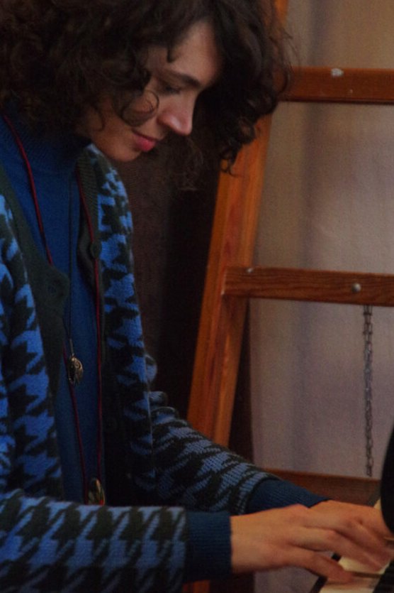 newjazzword's tweet image. #Intuiting each other’s #moves #responding or #auguring developments #Omawi's #Waive w. #MartaWarelis (pic:#SOConnor) #piano #WilbertDeJoode #bass + Onno Govaert #drums #intensifies a productive + #rewarding collaboration Review: jazzword.com/reviews/omawi/
#Poland #Holland #rimprov