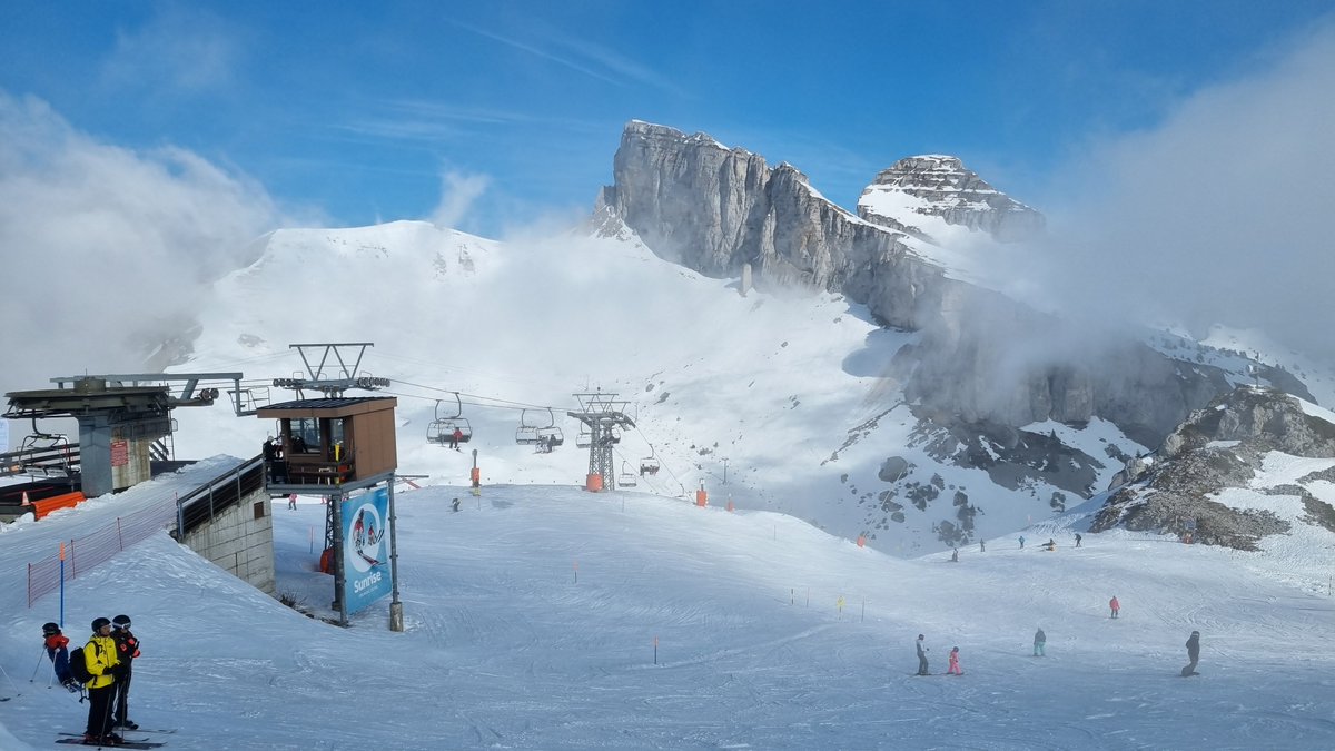 Benefits of living/working in switzerland - ski day trips.