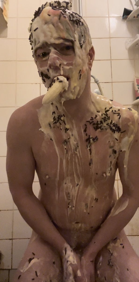 diaperswitchfag's tweet photo. Who ordered a Fag Bananasplit? https://t.co/mqdNuxigX4
