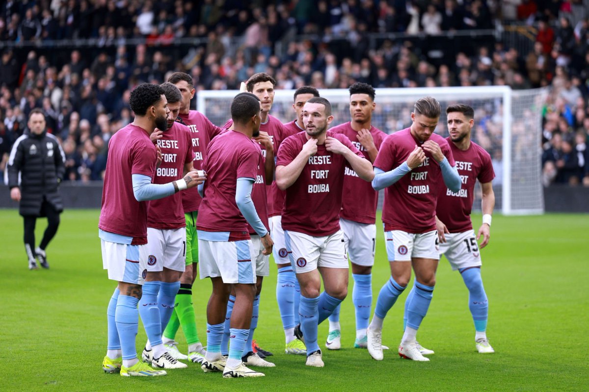 lnstantFoot's tweet photo. "Reste fort Bouba" 🫂

Le message des joueurs d'Aston Villa en soutien à Boubacar Kamara victime d'une rupture des ligaments du genou droit. ❤️ https://t.co/1s2kZNLzAF