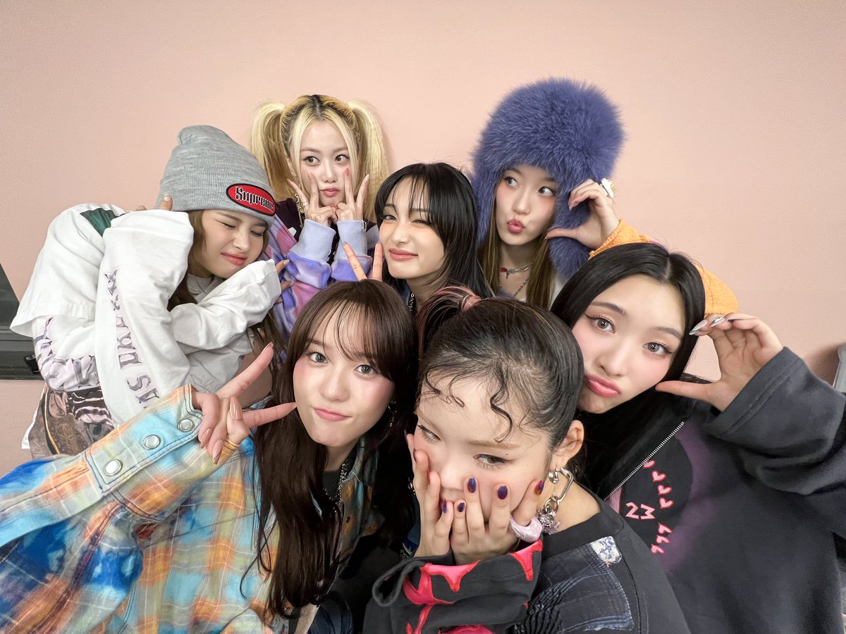#TWT - Atualização do XG no Twitter

"ALPHAZ~~~~!!!!🐺🎶 🖤🖤🖤
Obrigada por virem nos ver hoje🥺🥰❤️
Ficamos felizes que pudemos passar um bom tempo juntos.🥹❤️‍🔥💭👽♾️
Nos divertimos muito falando com vocês!! 
Nós amamos vocês❤️❤️❤️❤️❤️❤️❤️
♾️👽amor infinito🐺♾️Eu te amo❤️